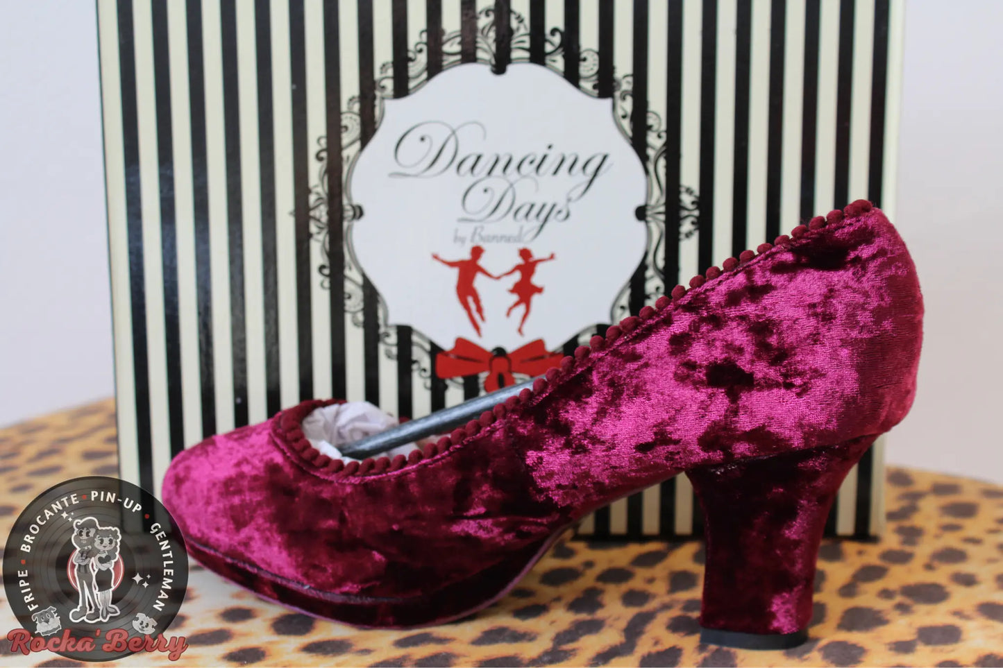 Chaussures à Talons Pinup Velours Magenta - Banned Banned