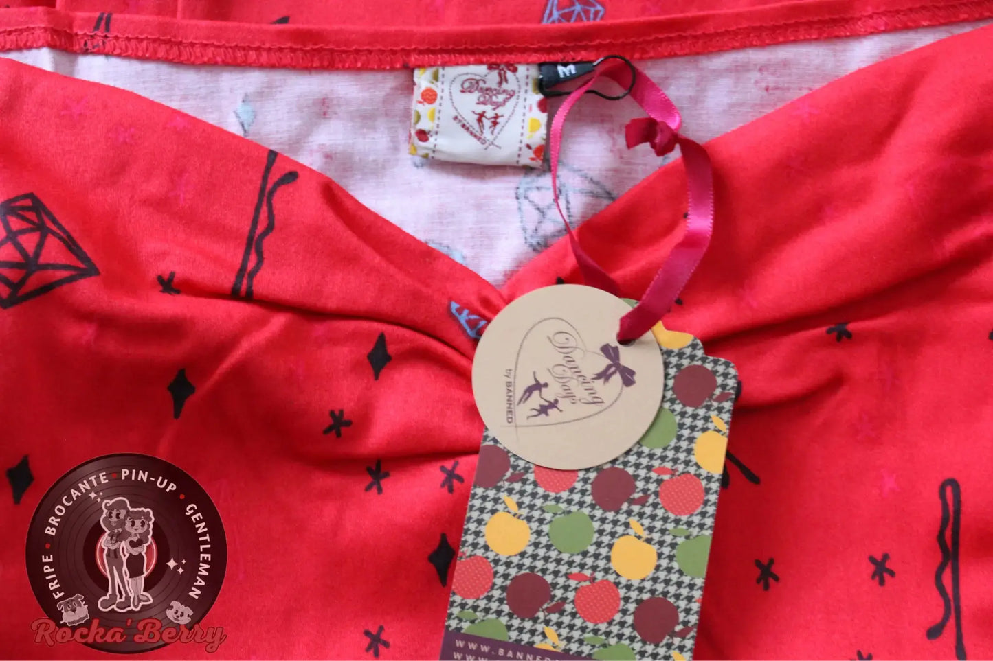 Haut Pinup Rétro Col en Cœur Vanity Rouge - Banned Banned