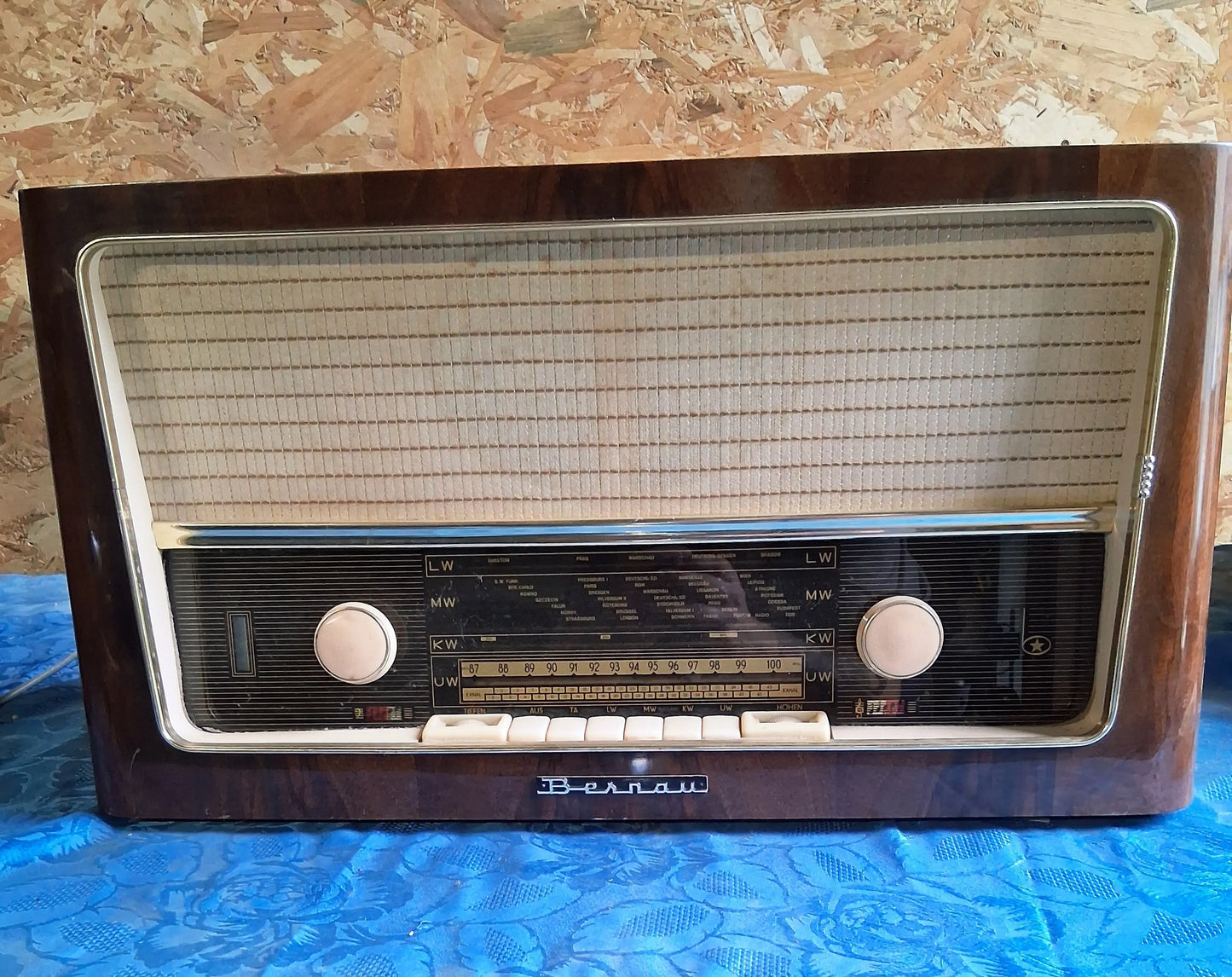 Radio ancienne Stern-Radio Berlin – modèle Bernau 1133.1-1 (1961–1963)