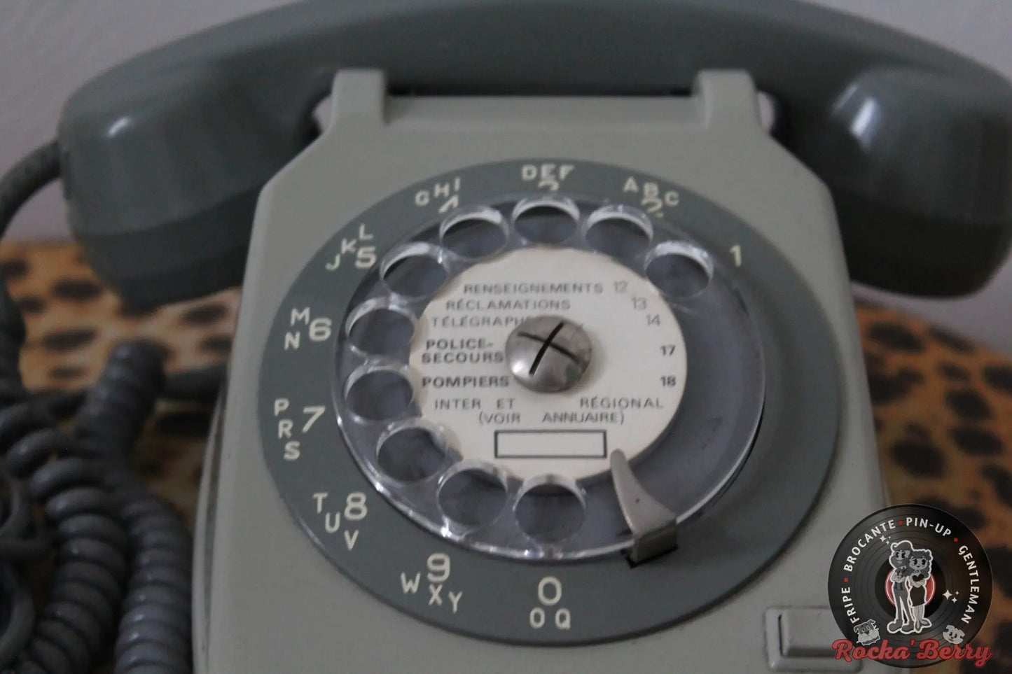 Téléphone Vintage 60s en Bakelite Socotel S63 Gris 2 - Made in France Rocka'Berry