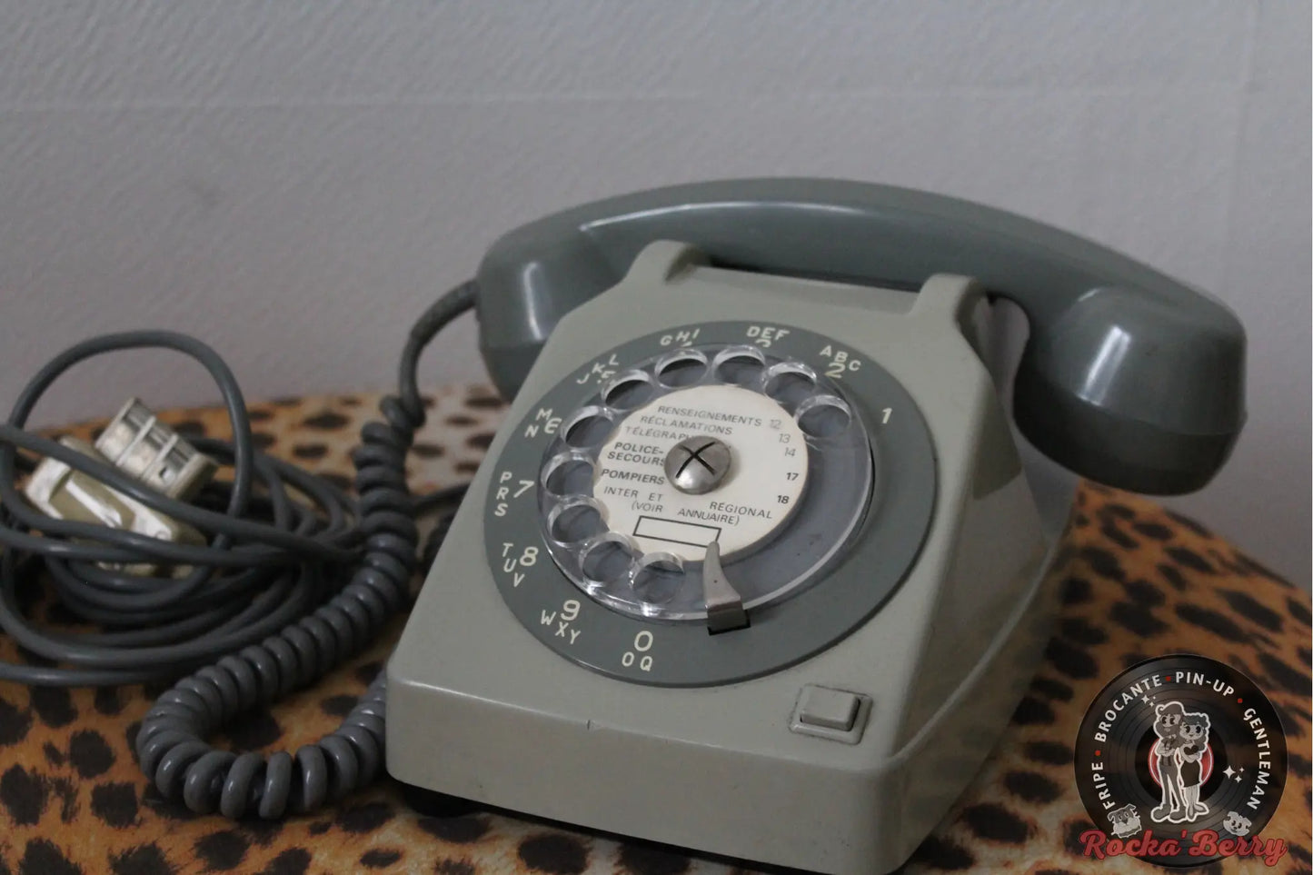 Téléphone Vintage 60s en Bakelite Socotel S63 Gris 2 - Made in France Rocka'Berry