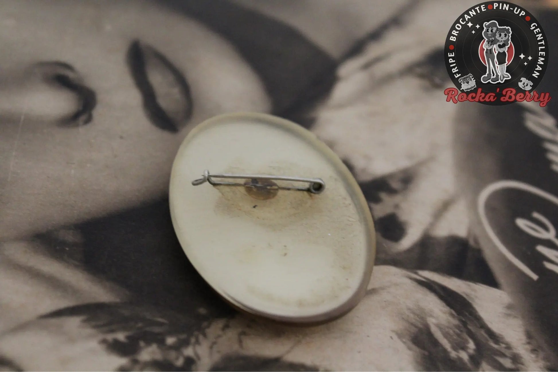 Broche 1920s Lady Rocka'Berry