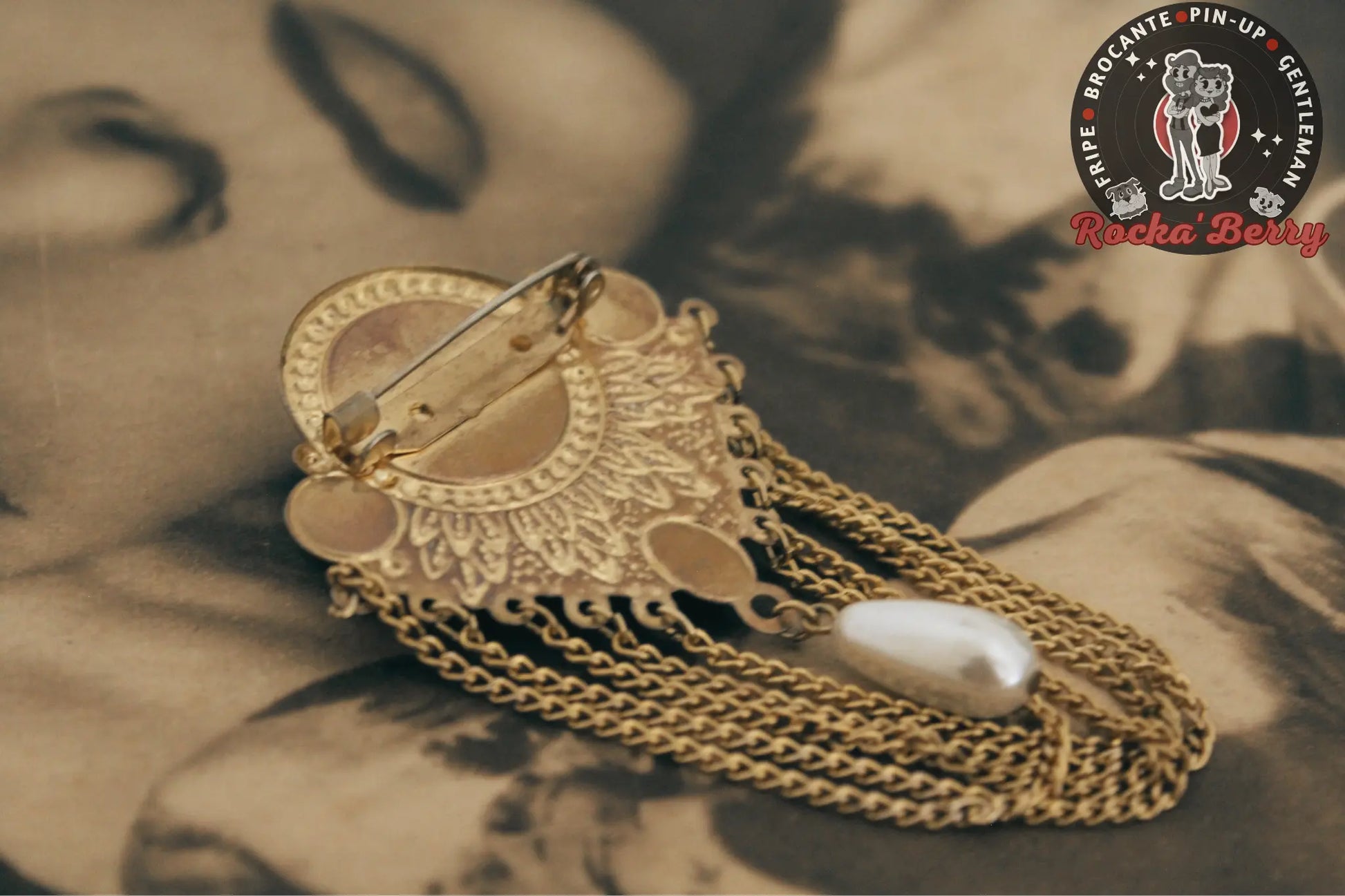 Broche Dorée Chaine Rocka'Berry