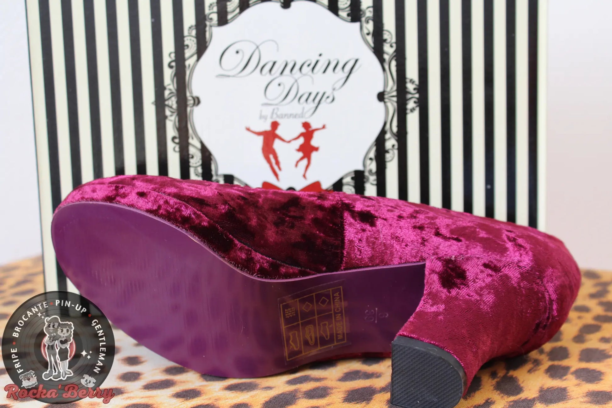 Chaussures à Talons Pinup Velours Magenta - Banned Banned