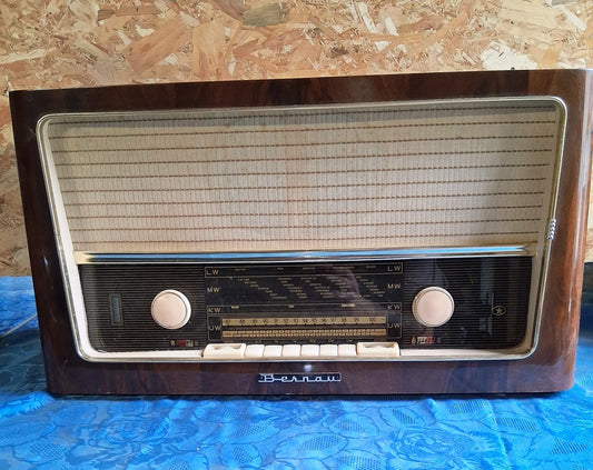 Radio ancienne Stern-Radio Berlin – modèle Bernau 1133.1-1 (1961–1963)