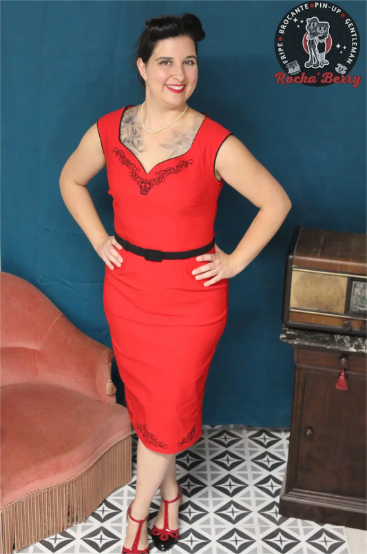 Robe Crayon Rouge Broderie - Pinup Couture - Rocka'Berry