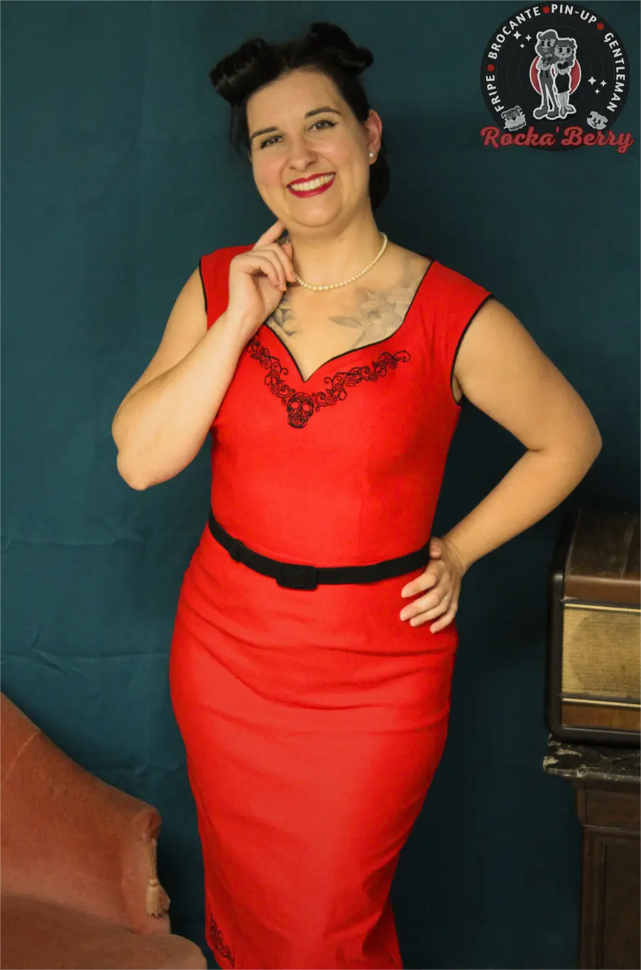 Robe Crayon Rouge Broderie - Pinup Couture - Rocka'Berry