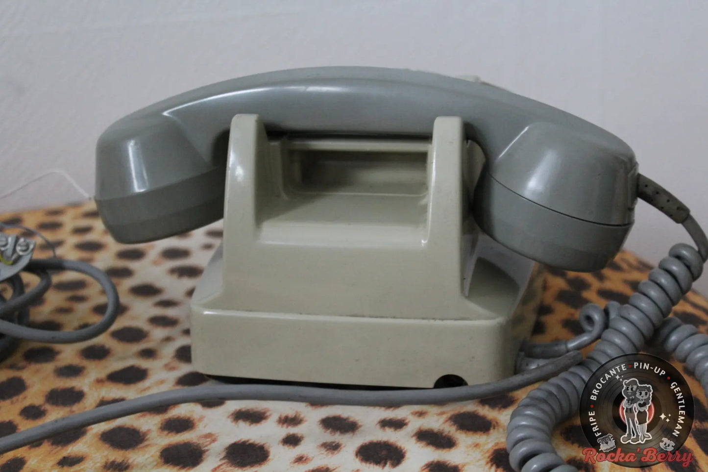 Téléphone Vintage 60s en Bakelite Socotel S63 Gris 4   - Made in France Rocka'Berry