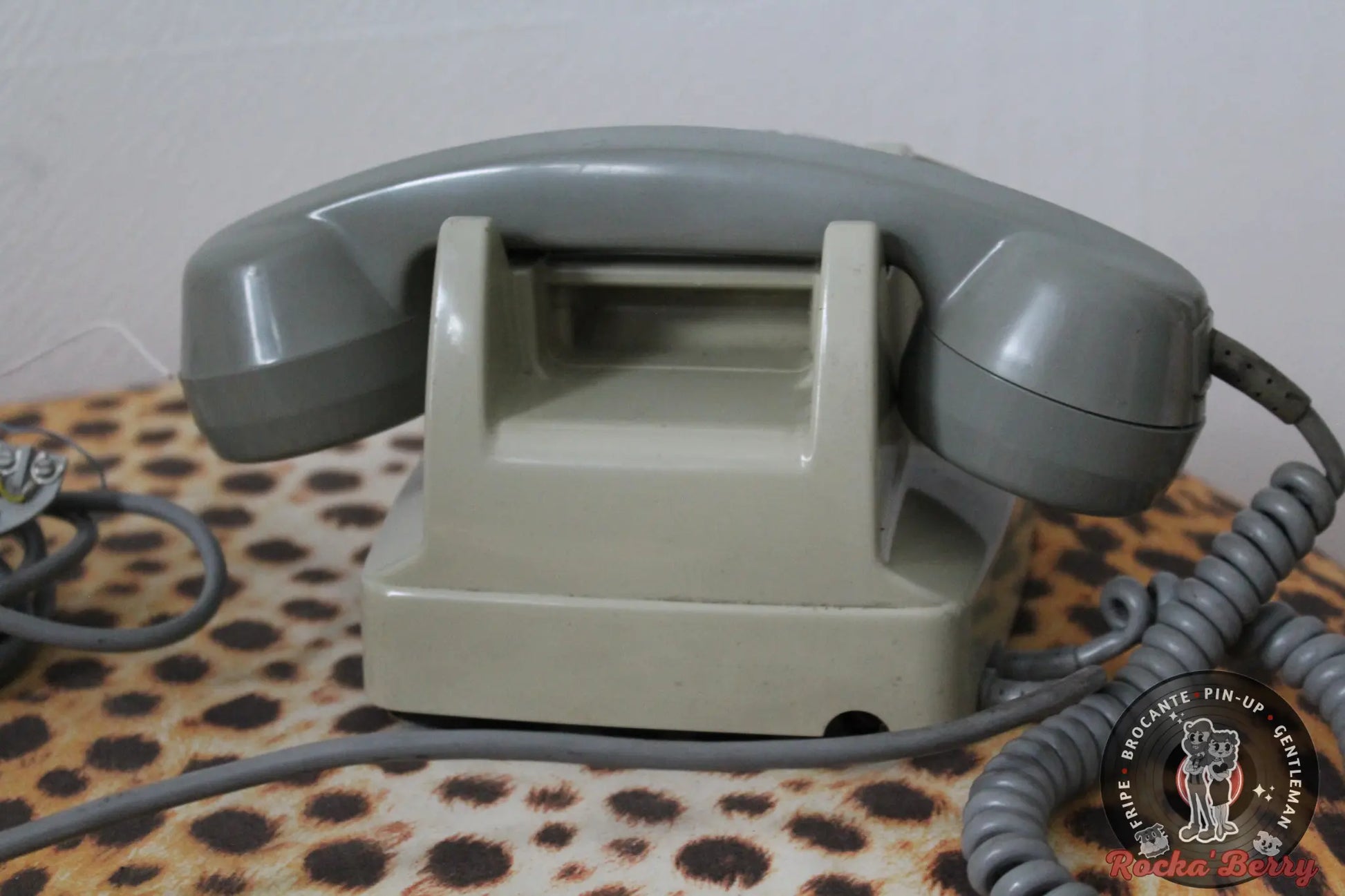Téléphone Vintage 60s en Bakelite Socotel S63 Gris 4   - Made in France Rocka'Berry