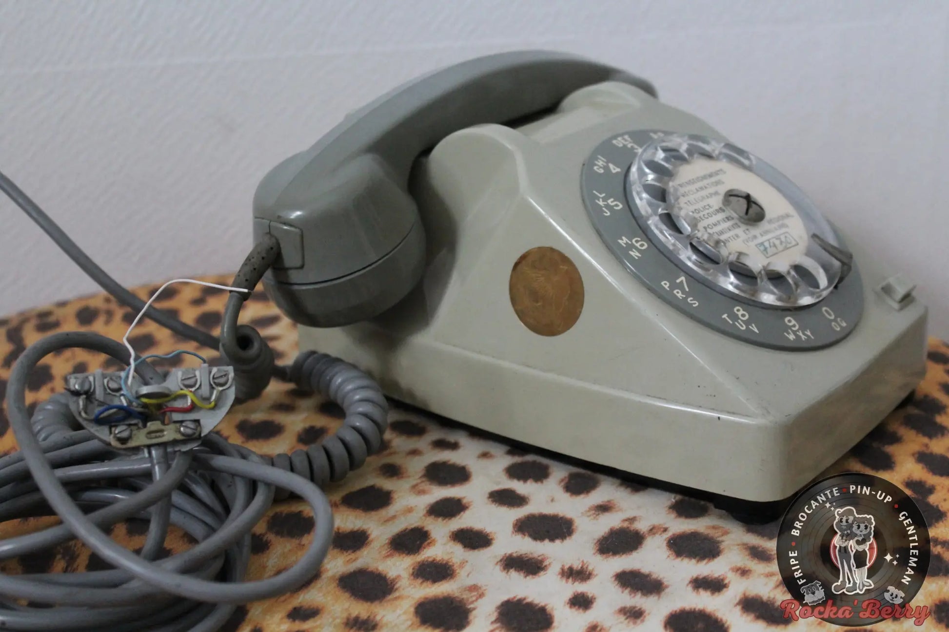 Téléphone Vintage 60s en Bakelite Socotel S63 Gris 4   - Made in France Rocka'Berry