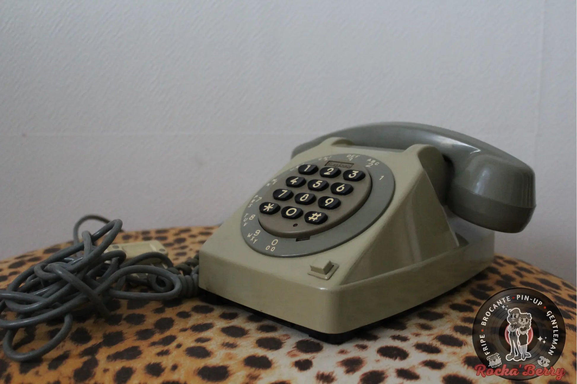 Téléphone Vintage 60s en Bakelite Socotel S63 Gris 5   - Made in France Rocka'Berry