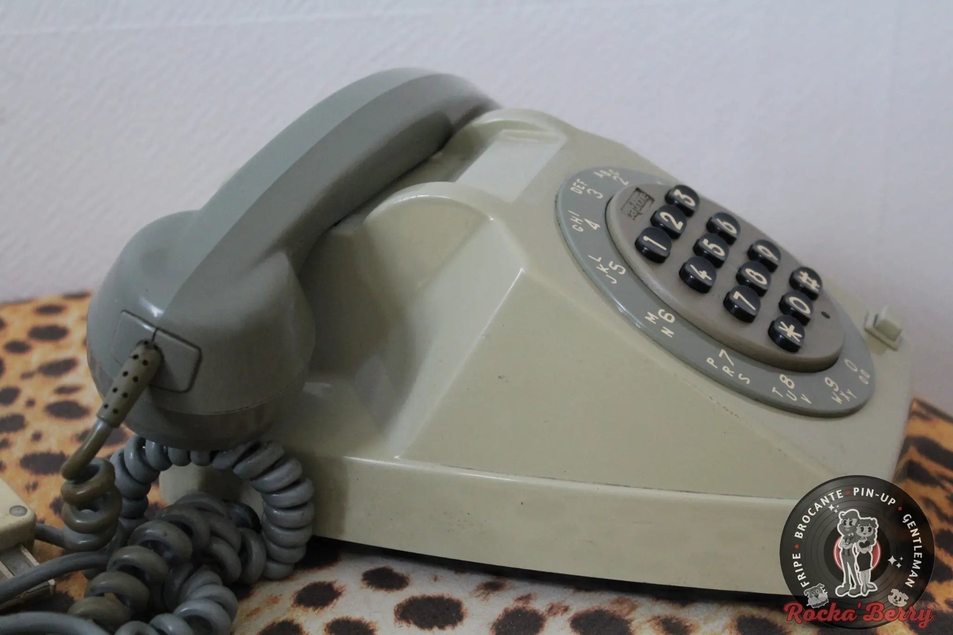 Téléphone Vintage 60s en Bakelite Socotel S63 Gris 5   - Made in France Rocka'Berry