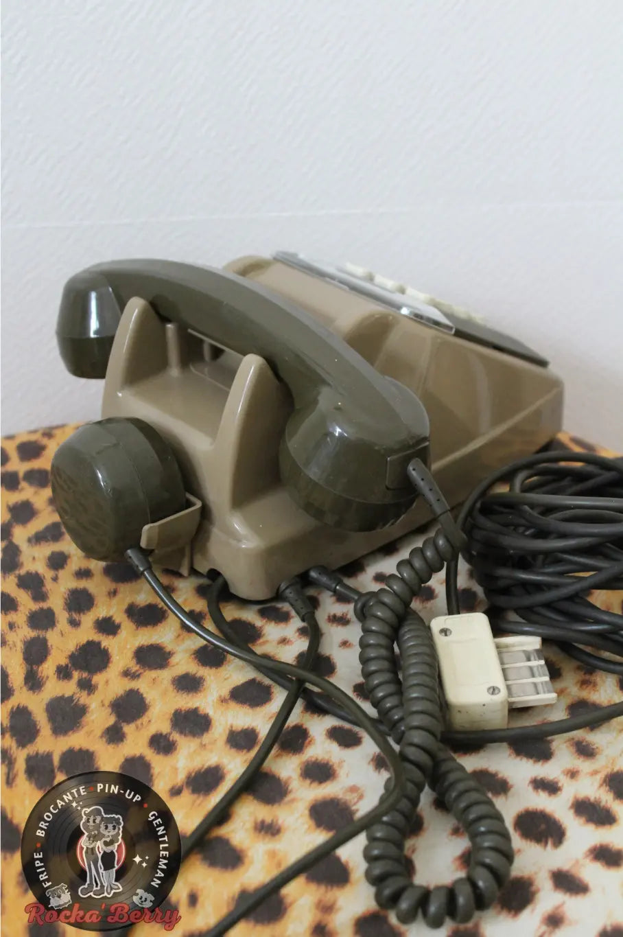 Téléphone Vintage 70s en Bakelite Socotel S63 Vert   - Made in France Rocka'Berry