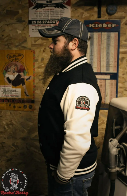 🐾Wildest Pup’ in Town - Varsity Jacket / Teddy Brodé Unisexe Rocka'Berry Rocka'Berry